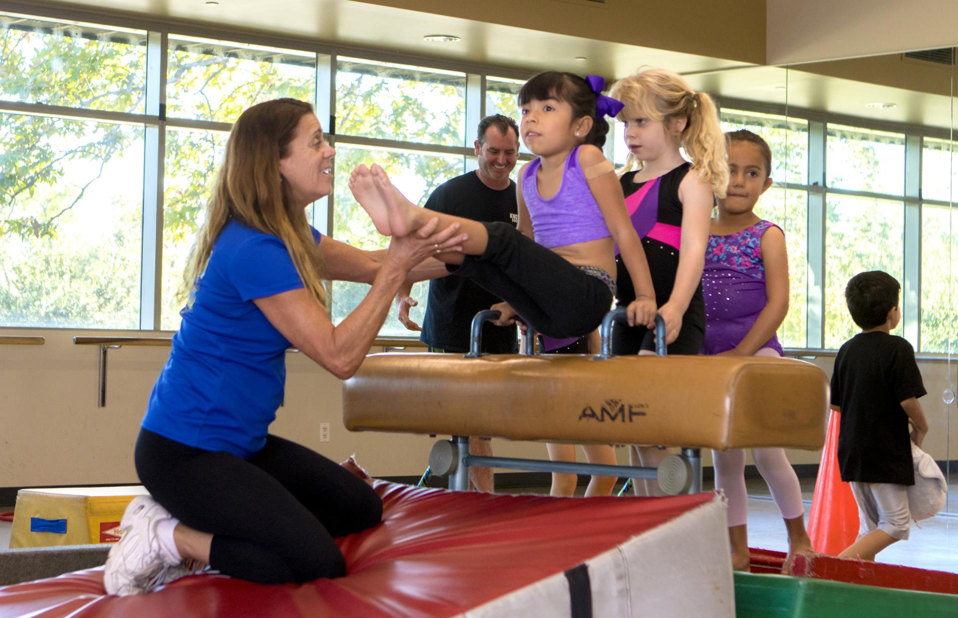 GYMNASTICS W INSTRUCTOR