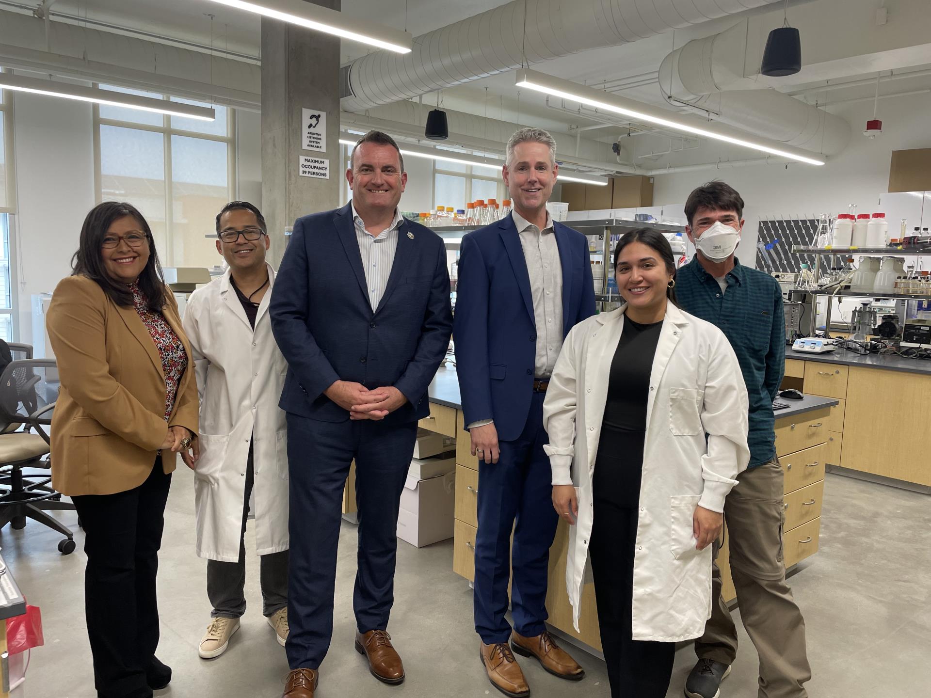 CSUSM Infinity Labs Group Photo