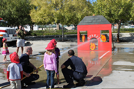 SMFD Open House - hose demonstration
